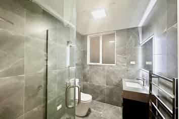 8 Pirihonga Road, Flat Bush