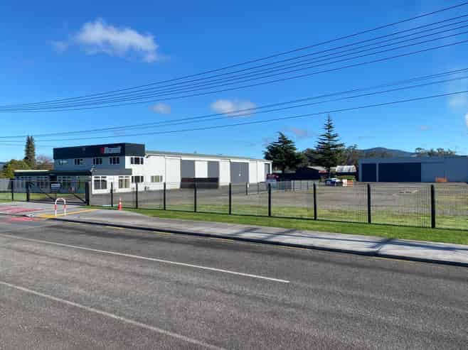 Huge Workshop, Showroom and Yard Package