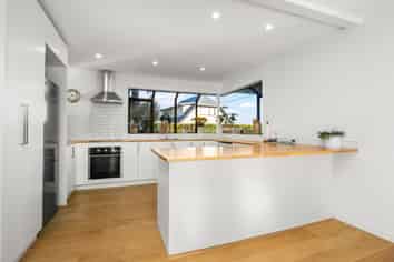 44 James Drive, Diamond Harbour