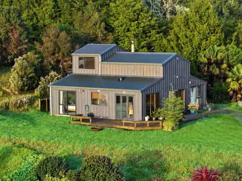 149C Rataroa Road, Miranda