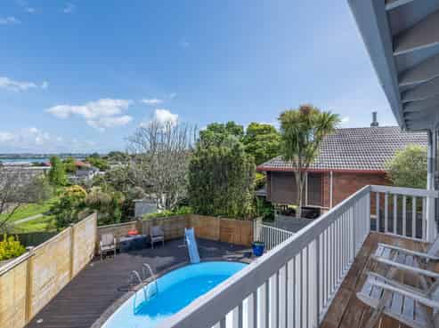 12A Estelle Place, Farm Cove