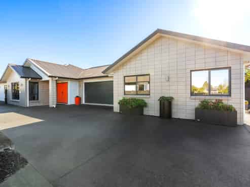 14 Leebank Crescent, Riverhead