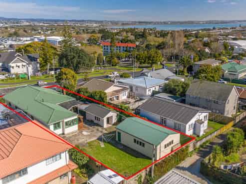 172 Carrington Road, Mount Albert