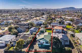172 Carrington Road, Mount Albert
