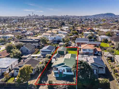 172 Carrington Road, Mount Albert