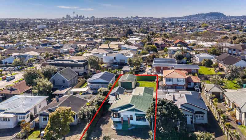 172 Carrington Road, Mount Albert