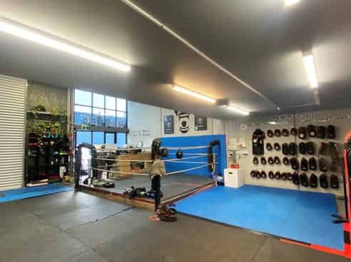 High-stud warehouse in prime Papamoa position