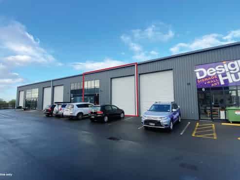 High-stud warehouse in prime Papamoa position