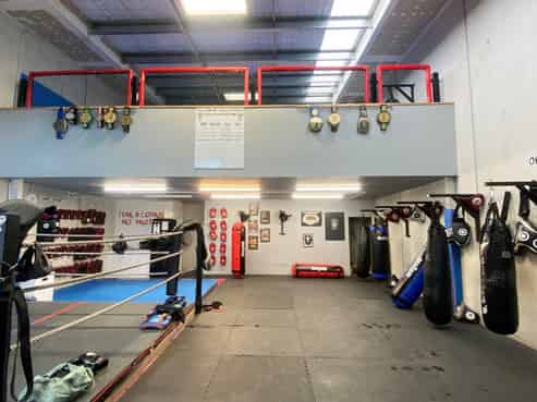 High-stud warehouse in prime Papamoa position