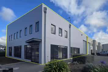 High Profile Warehouse & Showroom