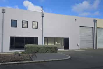 High Profile Warehouse & Showroom
