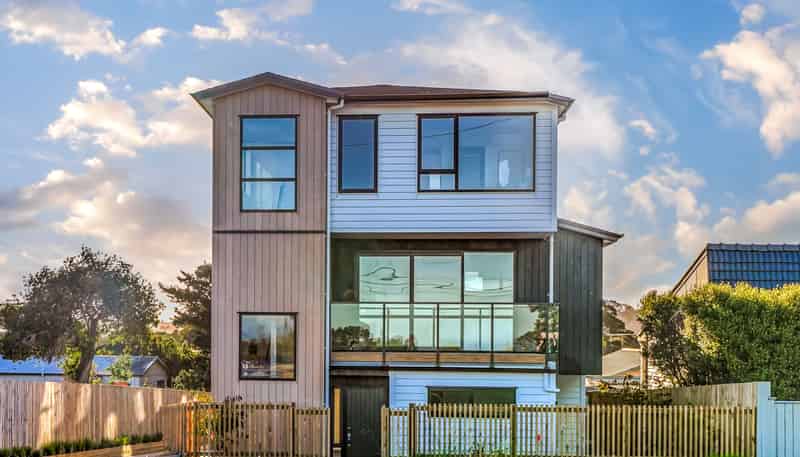858C East Coast Road, Pinehill