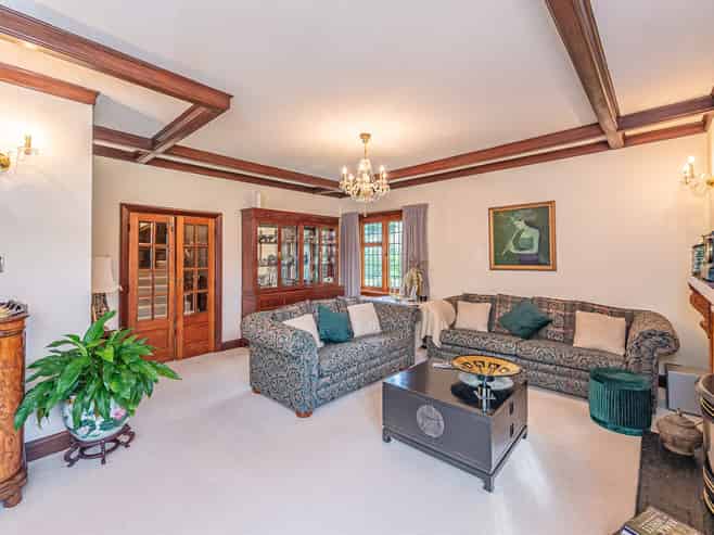 33 Riverbank Road, Okoia