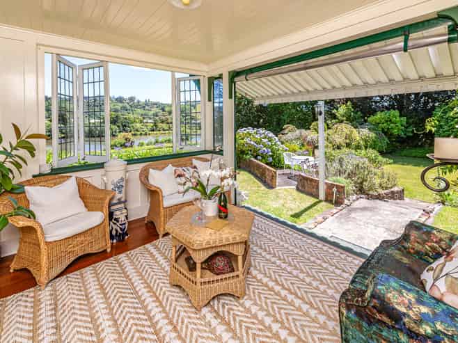 33 Riverbank Road, Okoia