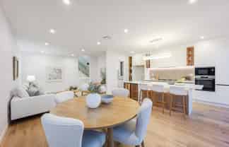 7 Makumaku Place, Long Bay
