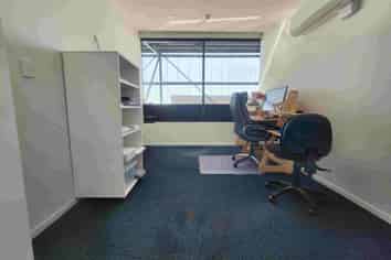 Versatile Street-Front Unit for Retail/Office