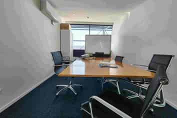 Versatile Street-Front Unit for Retail/Office