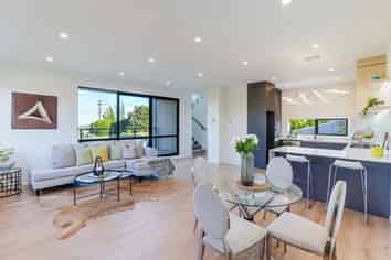 858E East Coast Road, Pinehill