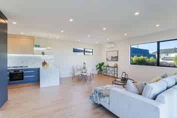 858E East Coast Road, Pinehill