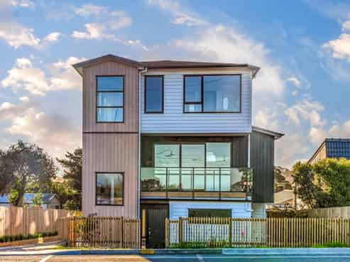 858E East Coast Road, Oteha