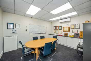 151 sqm High Profile Office