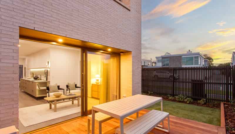 2/44 Winchester Street, Merivale