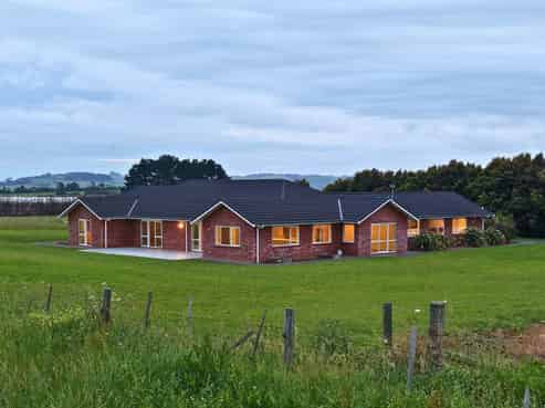 379a Aka Aka Road, Puni