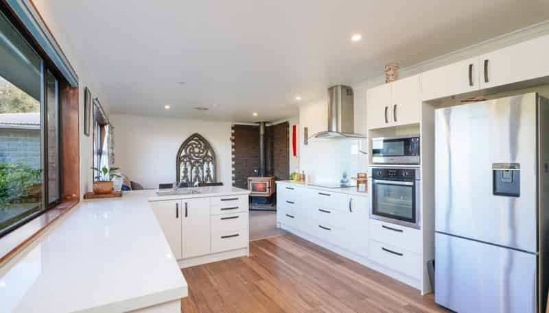 143 Black Road, Otatara