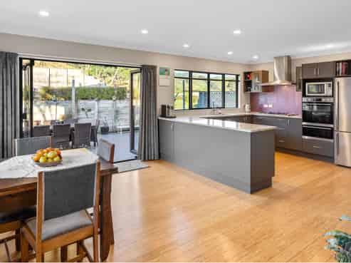 14 Nugget Grove, Raumati Beach