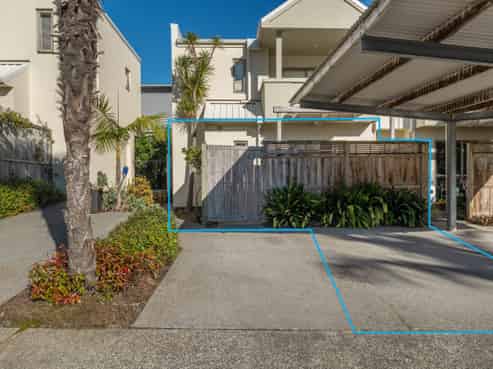 73A/21 Hunters Park Drive, Three Kings