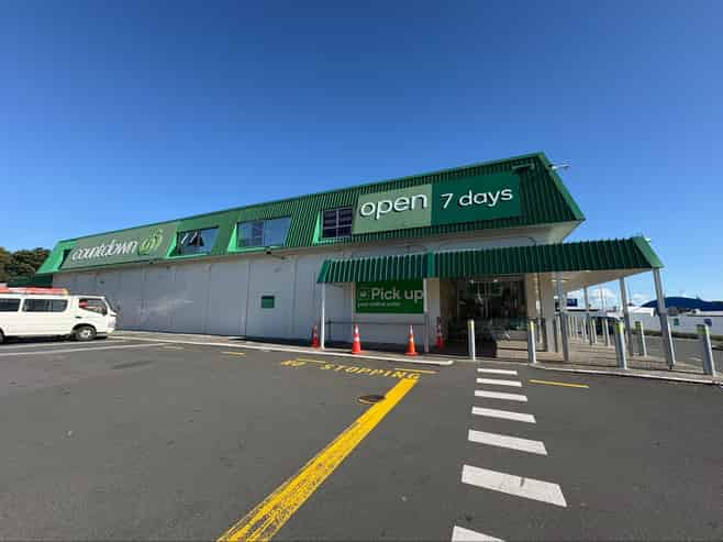 Premium retail opportunity in Blockhouse Bay