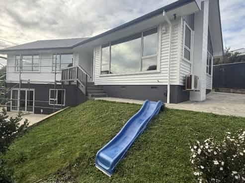 282 Dowse Drive, Maungaraki
