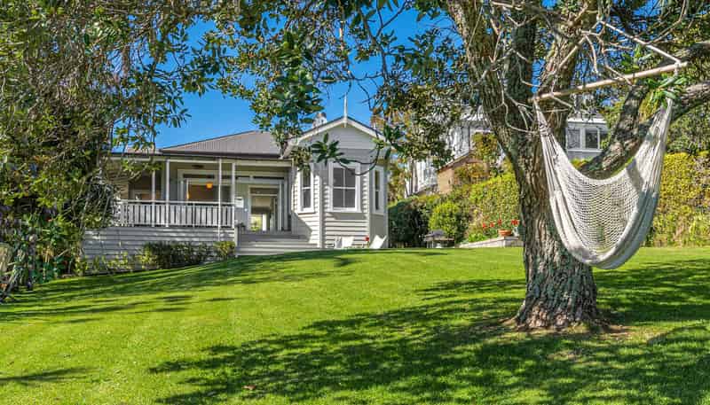 12 Second Avenue, Devonport