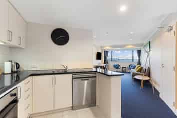 9-17 Byron Avenue, Takapuna