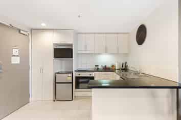 9-17 Byron Avenue, Takapuna