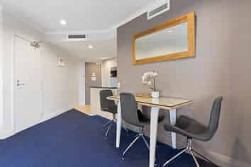 9-17 Byron Avenue, Takapuna