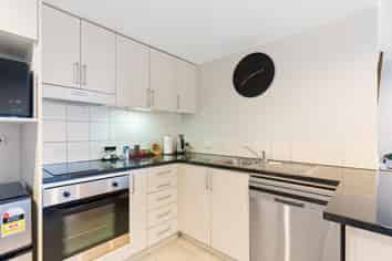 9-17 Byron Avenue, Takapuna