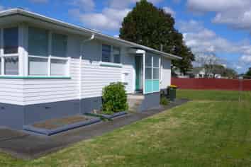 5 Collett Road, Otara