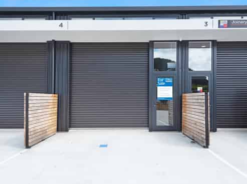 Superior Commercial Unit – Ready to Occupy Now