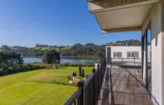 17 Fred Harsant Drive, Cooks Beach