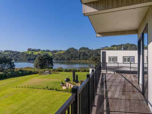 17 Fred Harsant Drive, Cooks Beach