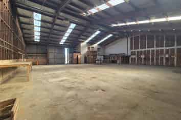 Warehouse and Secure Yard