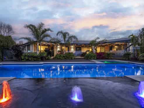 1216 Egmont Road, Egmont Village