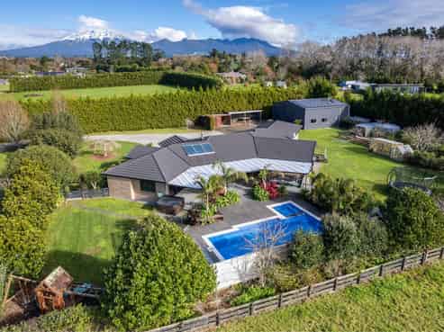 1216 Egmont Road, Egmont Village