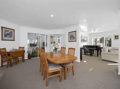 2/674L Ranginui Road, Welcome Bay