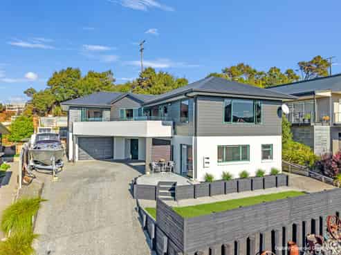 111 Pacific View Drive, Whangamata