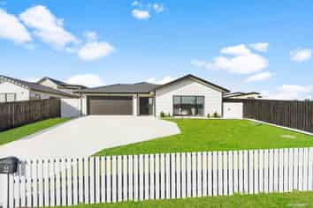 34 Tahuna Minhinnick Drive, Glenbrook