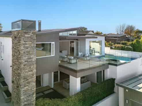 138 Grace Road, Avenues