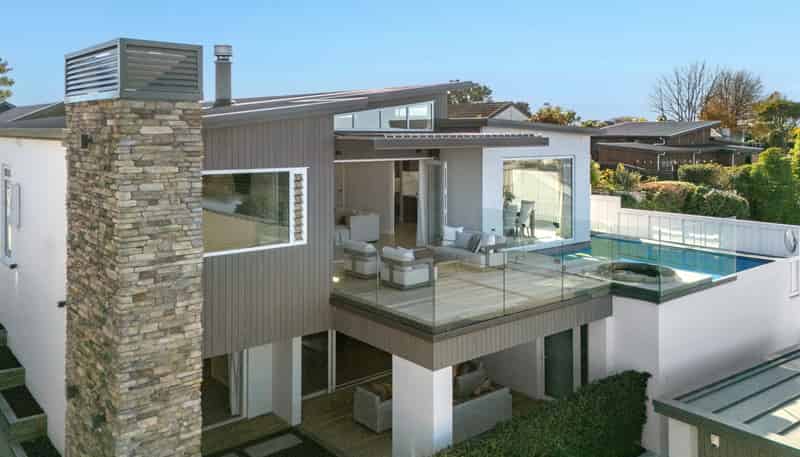 138 Grace Road, Avenues