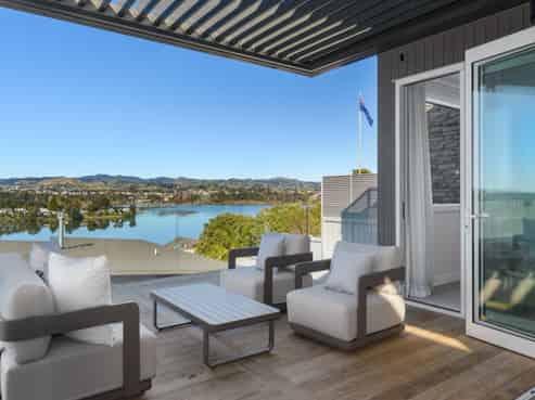 138 Grace Road, Avenues